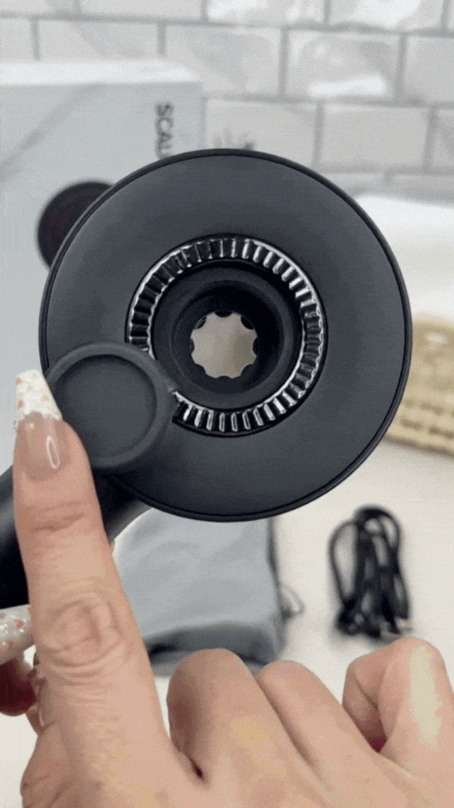 Scalp Pulse Scalp Massager Pouring Oil Inside the Reservoir